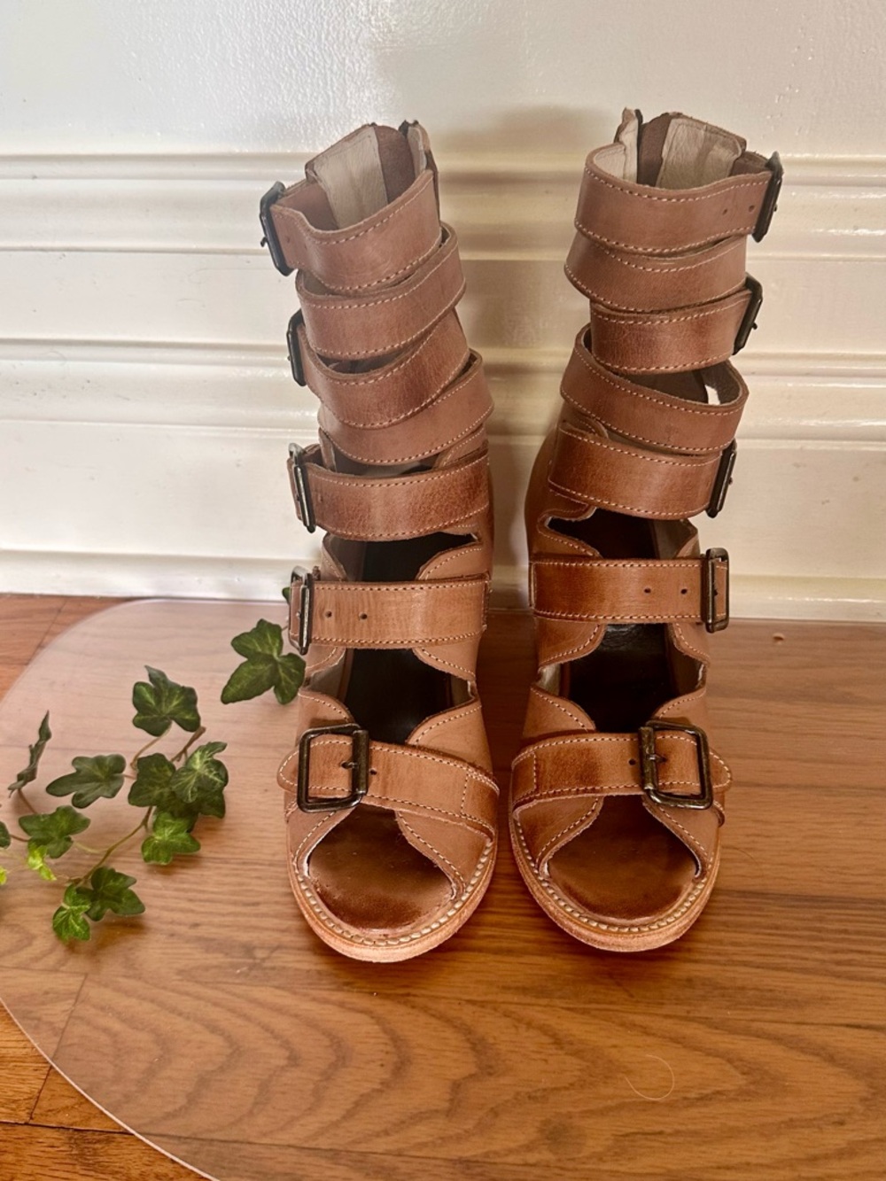Freebird Natural BOND Women's 
Strappy Buckle Sandal Boots size 5